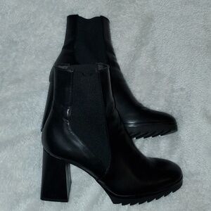 STRADIVARIUS Platform Heeled Boot Size 40